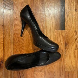 Fendi Black Leather Pump